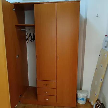 Kv *
